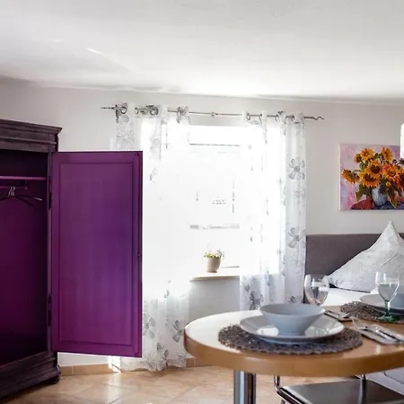 2 Apartment *